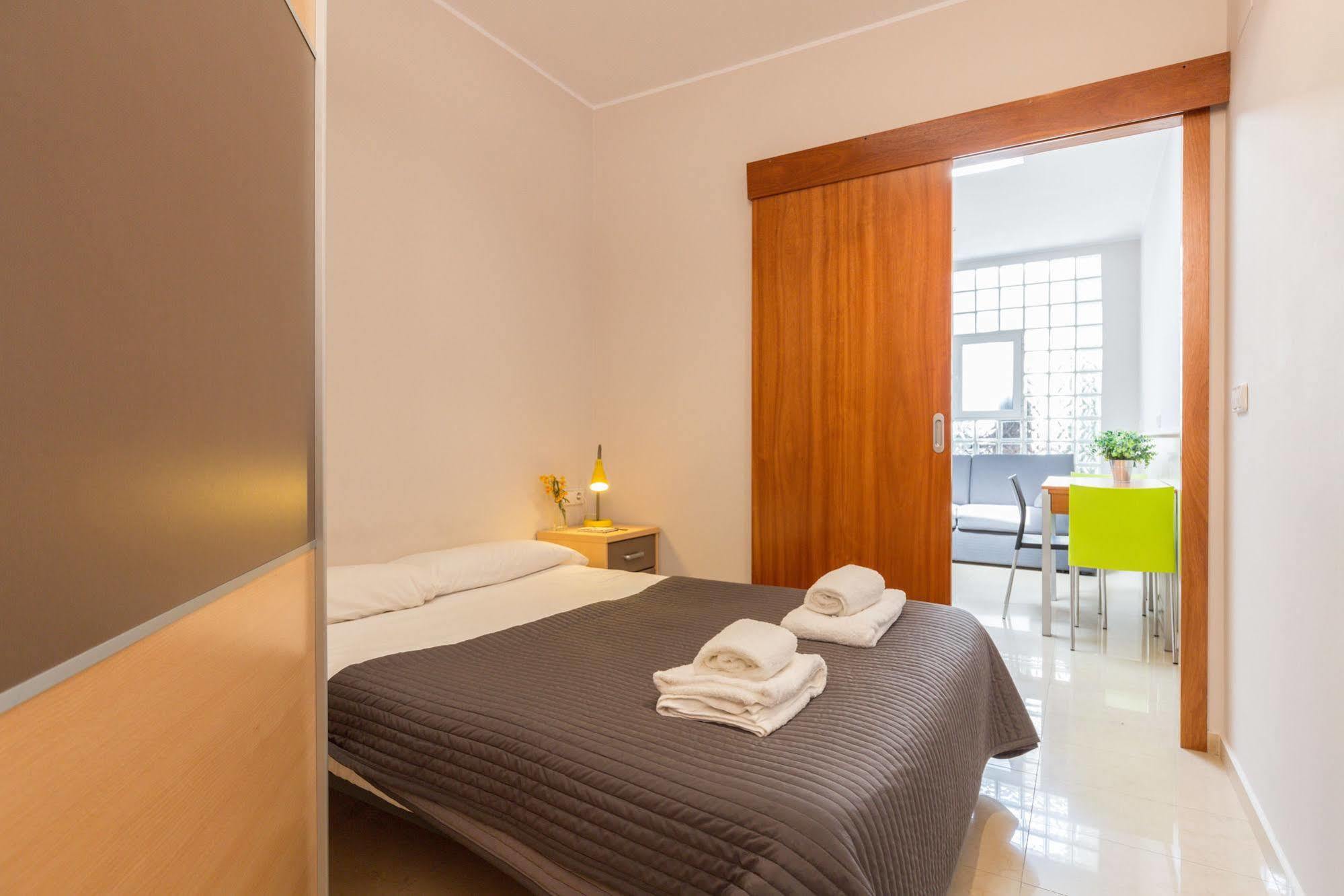 Lodging Apartments City Center-Eixample Барселона Екстер'єр фото